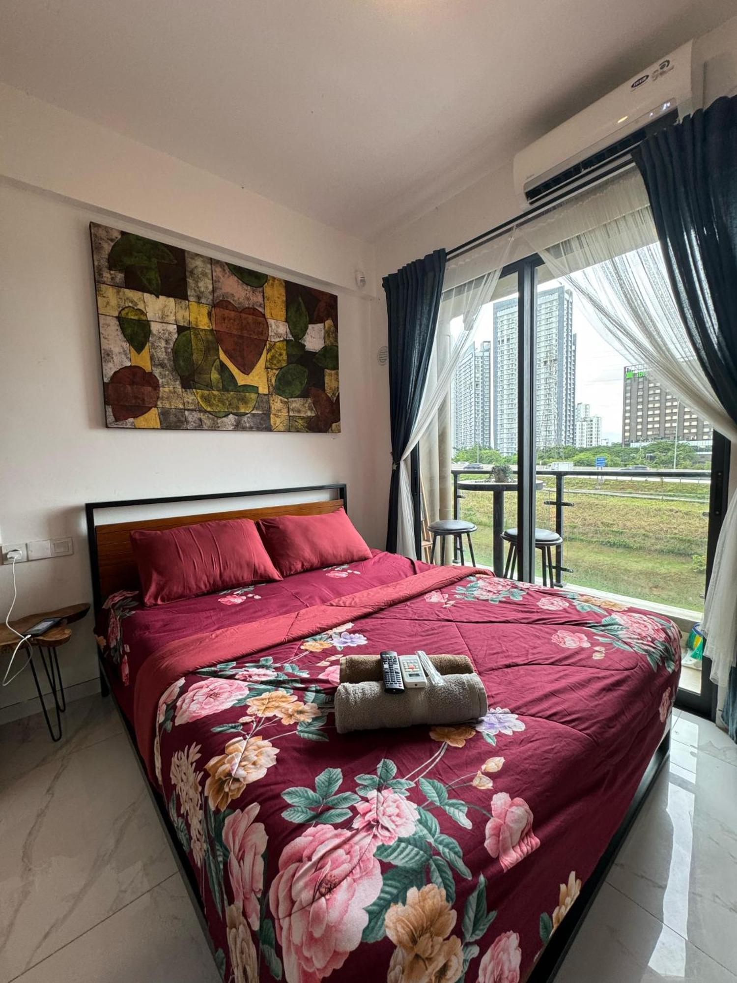 Stay N Cozy Apartemen Sky House Bsd By Sm Room Samporo Ngoại thất bức ảnh